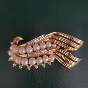 Vintage Crown Trifari Brooch Faux Pearl &‎ Baguette Rhinestone 1950's MCM Signed
